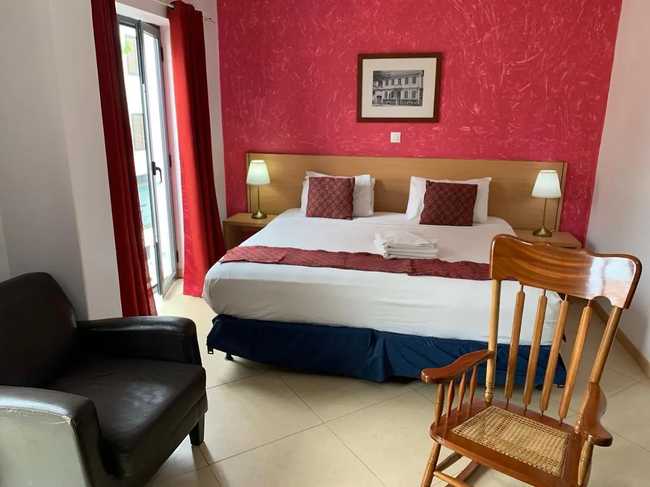 Deluxe Aparthotel Praia