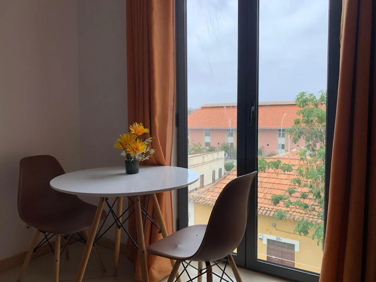 Hostel Deluxe Aparthotel Praia